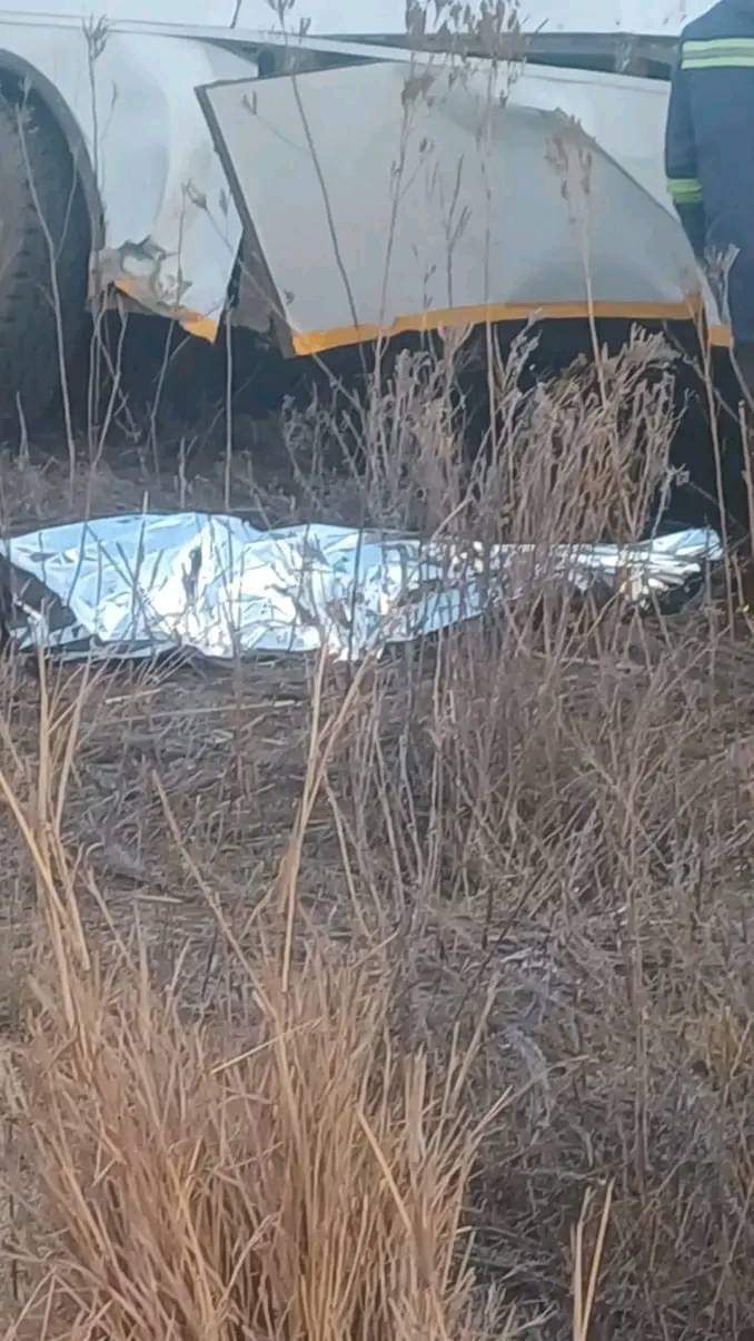 A SCHOLAR TRANSPORT HAS CRASHED INTO A TRAIN KILLING 6 LEARNERS